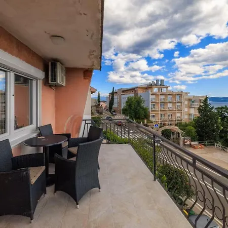 Yasmin I Marina Apartman *