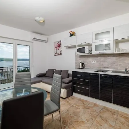 Yasmin I Marina Apartman