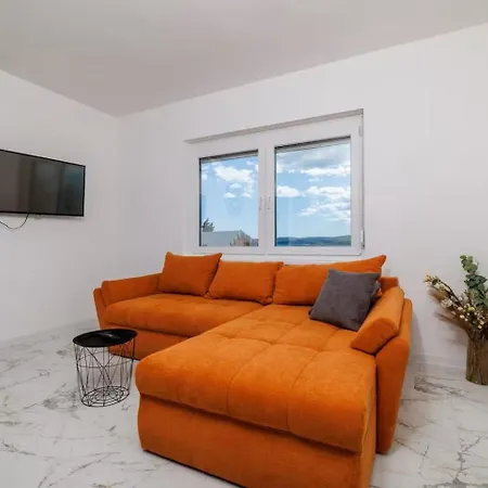 Apartman Yasmin I Marina *