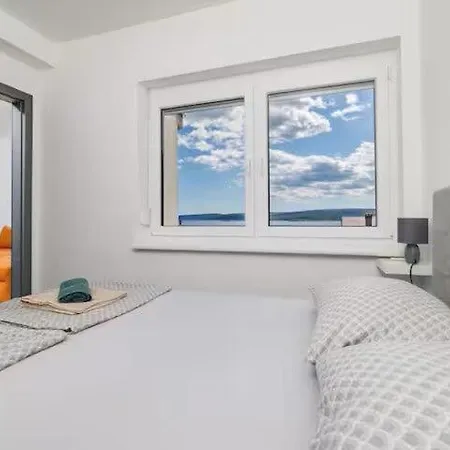 Yasmin I Marina *